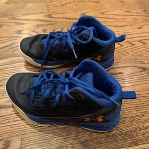 Under Armour youth basketball shoes.